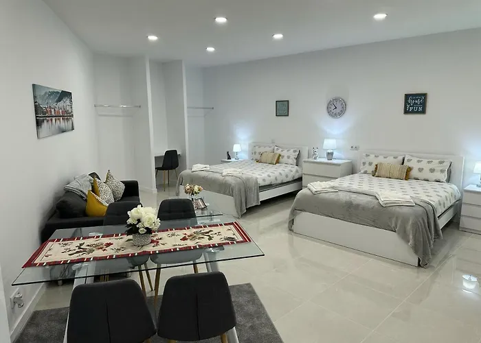 Funchal-studio-sleeps4-freeparking דירה פונשל