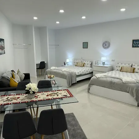 Funchal-studio-sleeps4-freeparking Apartment Funchal (Madeira)